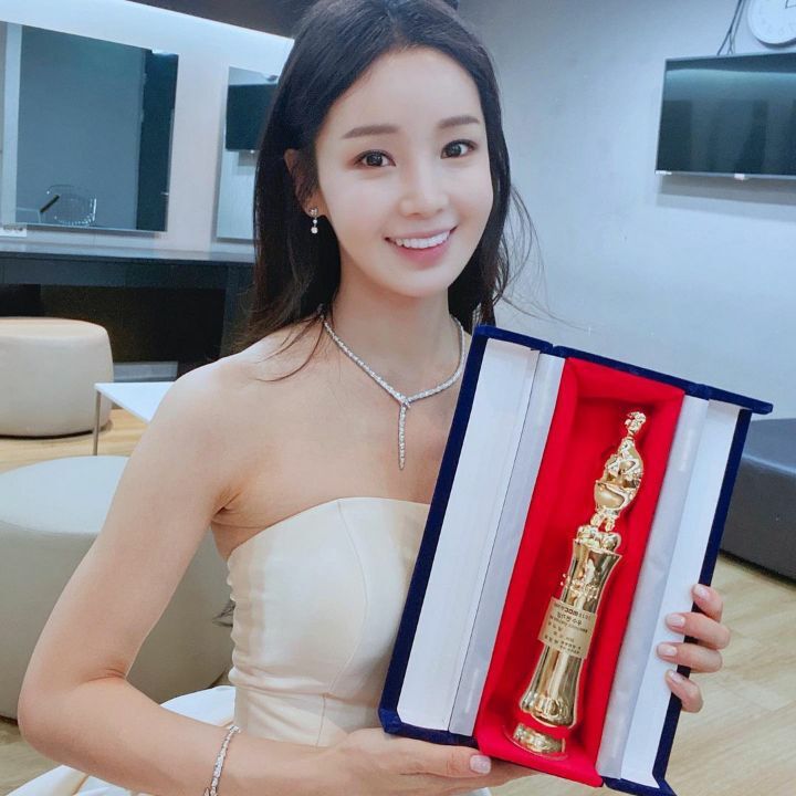 2020 MBC 연기대상 남규리 드레스 - 꾸르