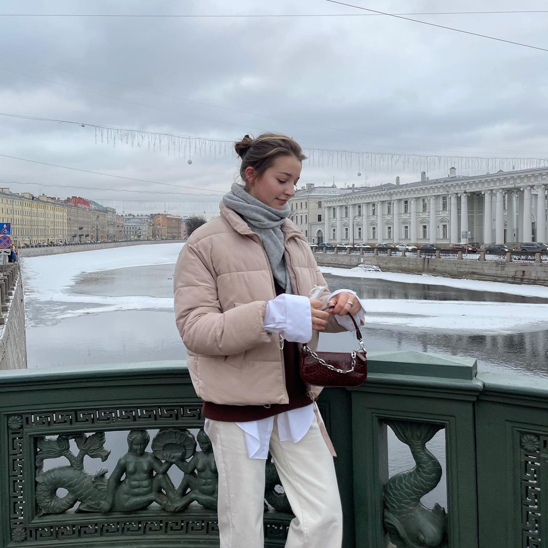 러시아에서 안젤리나 다닐로바 - 꾸르