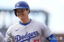 MLB 역사 쓴 오타니, 美 스포팅뉴스 선정 '올해의 선수'