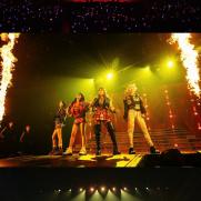 2NE1, 日 콘서트 성료…베이비몬스터 깜짝 등장