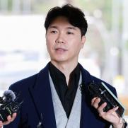 횡령 혐의 박수홍 친형, 구속기한 만료로 출소…불구속 재판