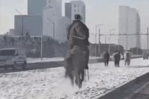 흔한 몽골의 도로 상황
