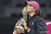 시비옹테크, 카타르 오픈 우승…9년 만에 단일 대회 3연패 달성