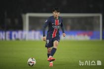 PSG 이강인, 박지성 후배 되나…맨유 이적설 불거져