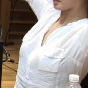 하얀 티셔츠 입은 소녀시대 유리
