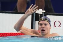 "완벽했다" 수영 스타 마르샹, 또 올림픽 신기록…대회 4관왕[파리 2024]