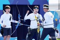 한국 남자 양궁, 프랑스 누르고 금메달…단체전 3연패 위업[파리 2024]