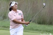 유해란, LPGA 크로거 퀸 시티 2R 3위 도약…2연승 도전