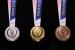 도쿄올림픽 메달, 선수가 직접 목에 건다…악수·포옹도 금지