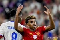 '야말 유로 최연소 득점' 스페인, 프랑스 2-1로 꺾고 결승 진출