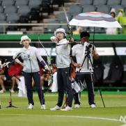 올림픽 앞둔 양궁대표팀, 비 내리는 축구장서 소음 대처 특별 훈련