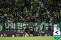 K리그1 전북, '레전드' 에닝요 앞에서 울산 2-0 격파