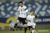 '메시 2골 1도움' 아르헨티나, 코파 대회 조 1위 8강행