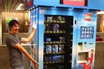독일 뮌휀 지하철역에 있는 레고 자판기