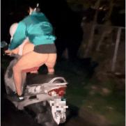 강남 오토바이녀를 잇는..
