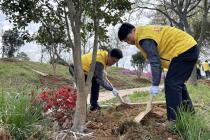 HDC현대산업개발, 식목일 맞아 광주서 나무심기 봉사활동
