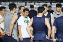 한국 남자농구, 카타르 꺾고 2연승…30일 한일전
