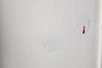 입주 시작한 부산 신축 아파트 벽에 물 '흥건'…시공사 "결로 현상"