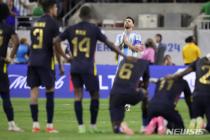 아르헨티나, 메시 승부차기 실축에도 코파 준결승 진출