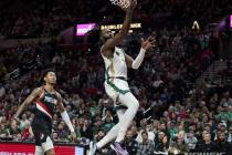 NBA 보스턴 '브라운 맹활약', 포틀랜드 꺾고 50승 달성