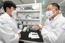 홍남기 "내년 백신·치료제 개발에 5400억 투입…수출 강소기업 지원"