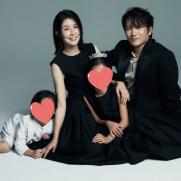 지성♥이보영 가족 사진 공개…붕어빵 아들·딸과 훈훈한 미소