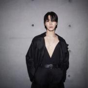 웨이션브이 텐, 생로랑 파리 패션위크 참석…泰 남자 아티스트 최초