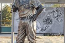 MLB 로빈슨 동상 훔친 범인 체포…"고철로 팔려고 했다"