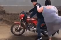 오토바이 학대범