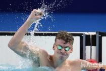 하루에 올림픽 신기록 두 번…'프랑스 수영 스타' 마르샹, 金 2개 추가[파리 2024]