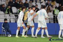 프로축구 울산, 상하이 2-1로 꺾어…ACLE 5연패 후 첫 승